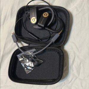 Beats Wireless Earphones with Case